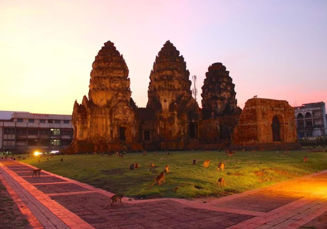 Pee Homestay Lopburi Ban Tha Krayang Екстер'єр фото