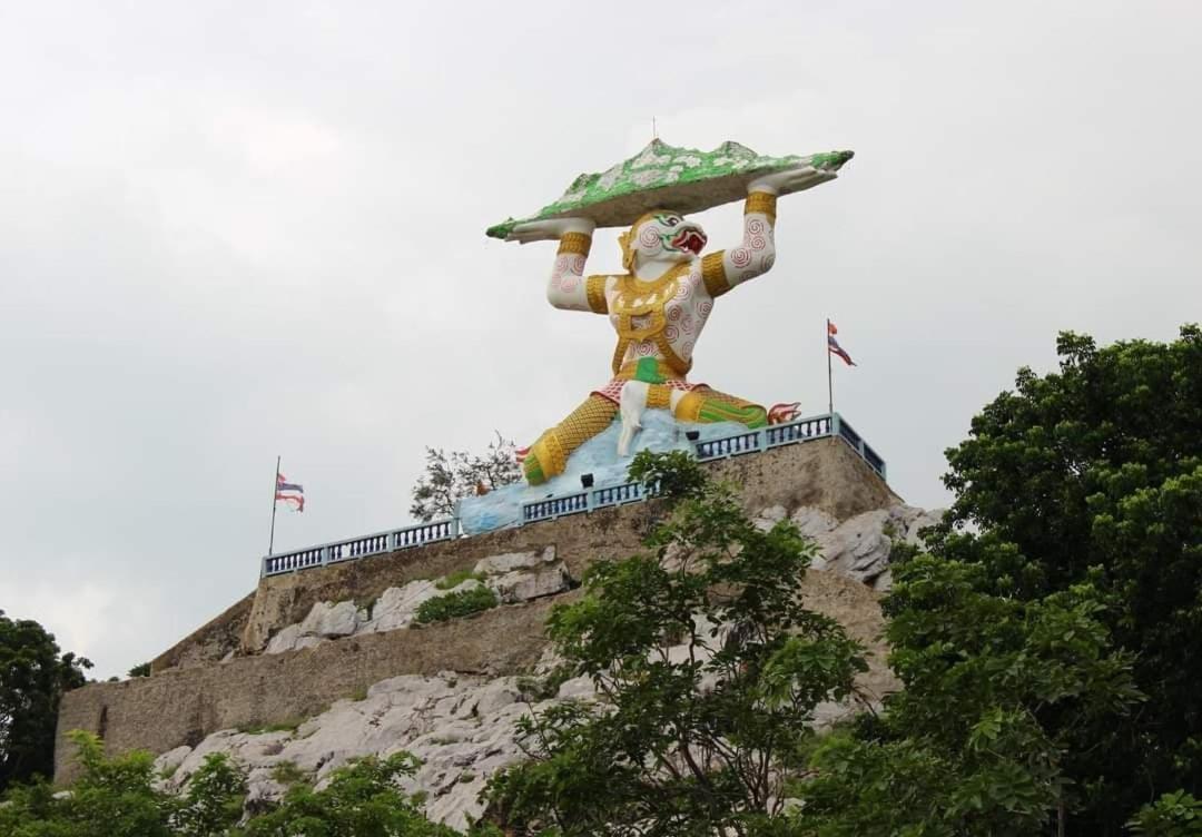 Pee Homestay Lopburi Ban Tha Krayang Екстер'єр фото