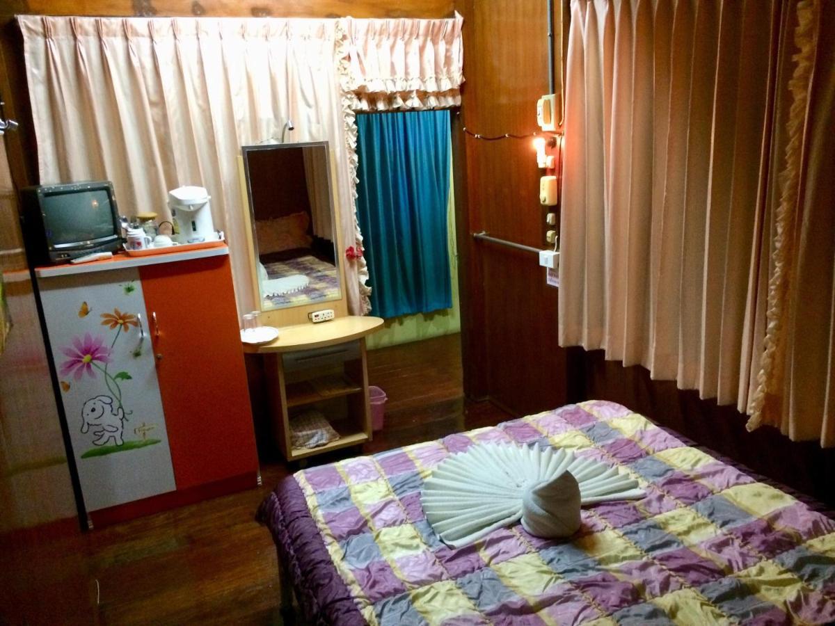 Pee Homestay Lopburi Ban Tha Krayang Екстер'єр фото